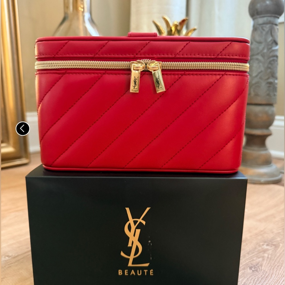 NEW Yves Saint Laurent Beauty QUILTED TRUNK VANITY CASE ⭐️ - Picture 2 of 13